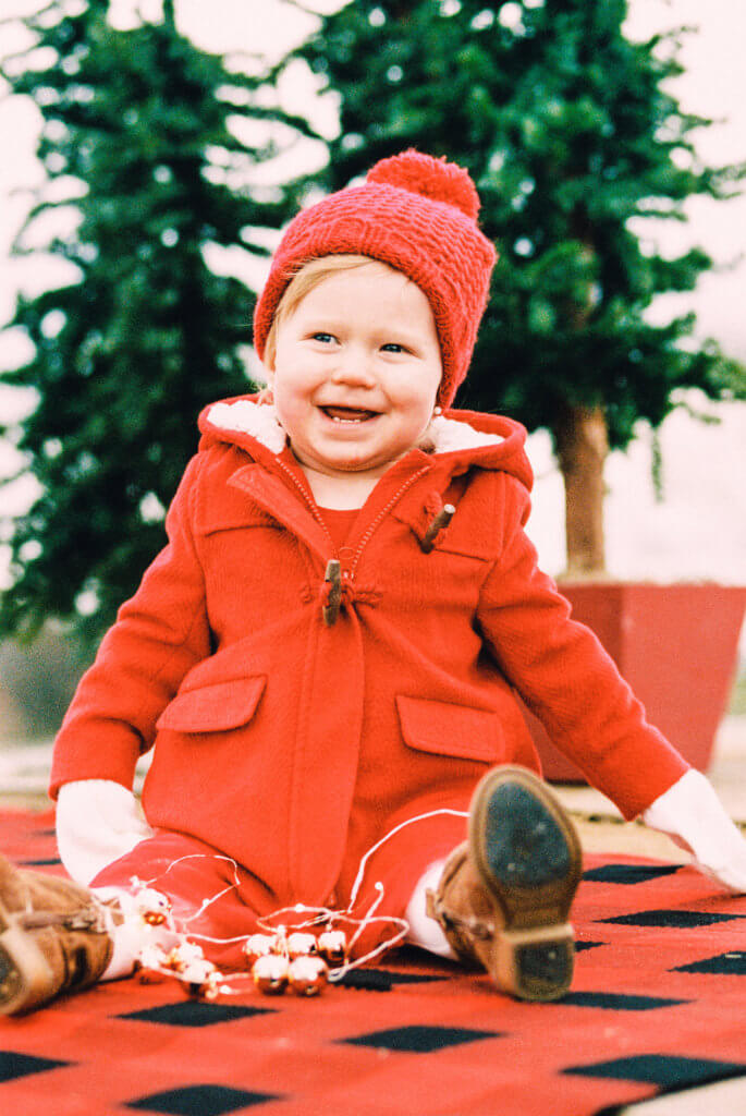 Family having a photo session at Hunter Valley Farm in Knoxville Tennessee