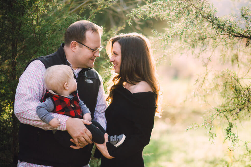 Family having a photo session at Ijams Nature Center