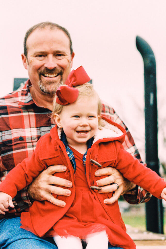 Family having a photo session at Hunter Valley Farm in Knoxville Tennessee