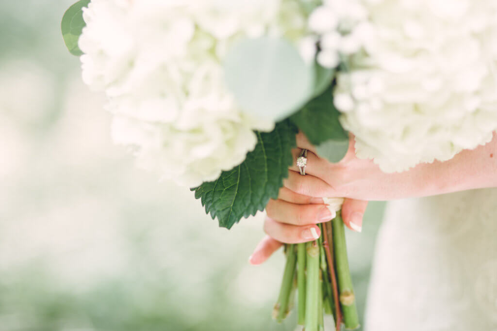 Wedding flowers at Starmount Presbyterian Church Greensboro NC