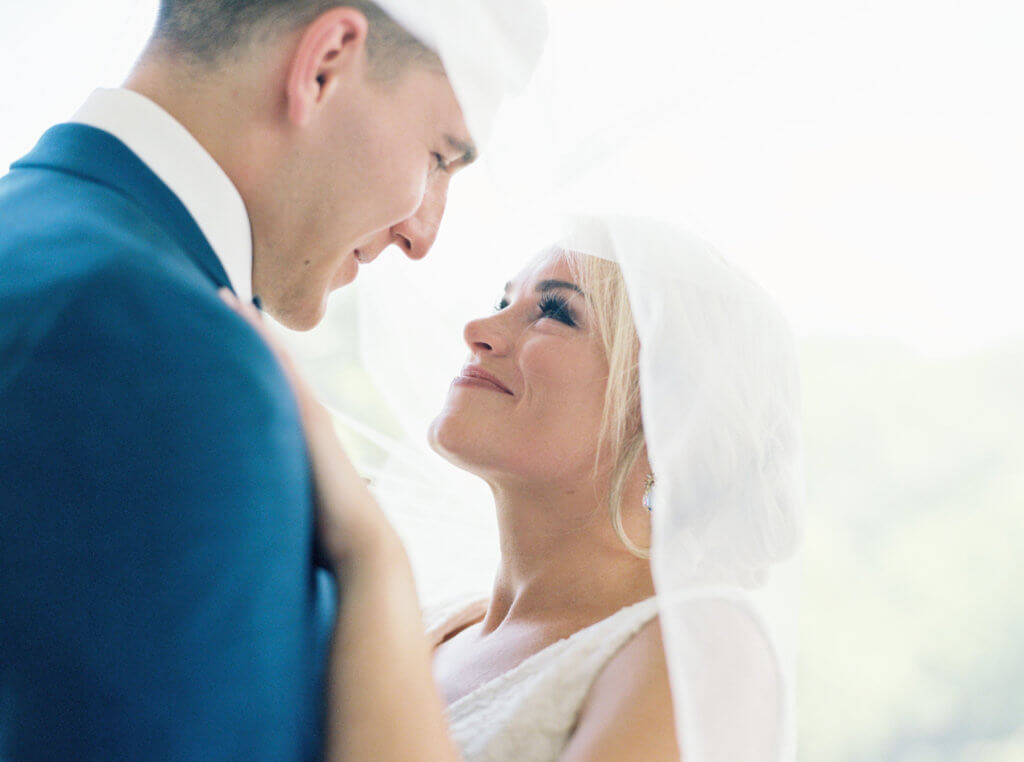 Bride and Groom in Knoxville Tennessee