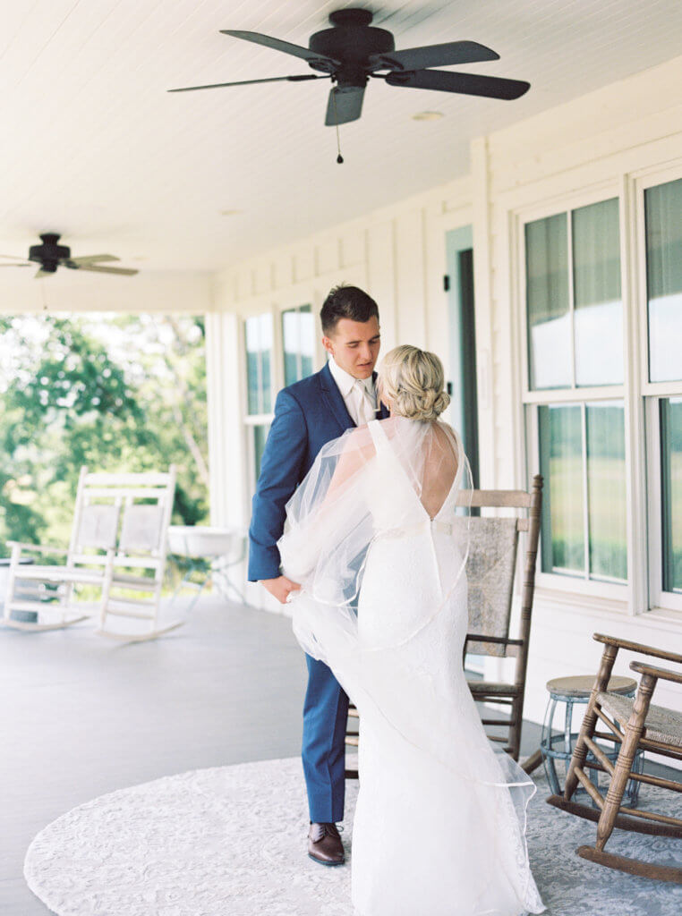 Bride and Groom in Knoxville Tennessee